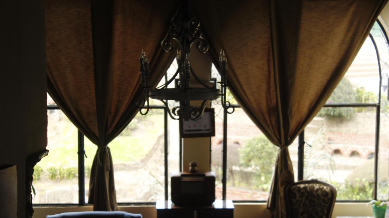 Hotel Calicanto Real Cafe Museo مونغوي المظهر الخارجي الصورة