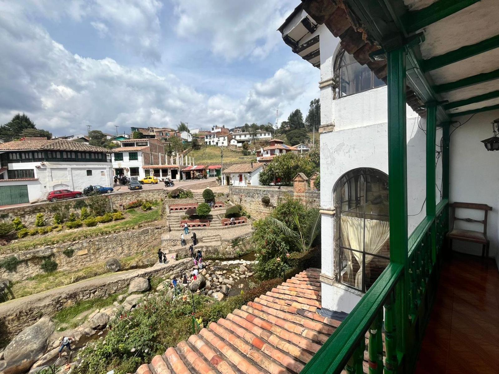 Hotel Calicanto Real Cafe Museo مونغوي المظهر الخارجي الصورة