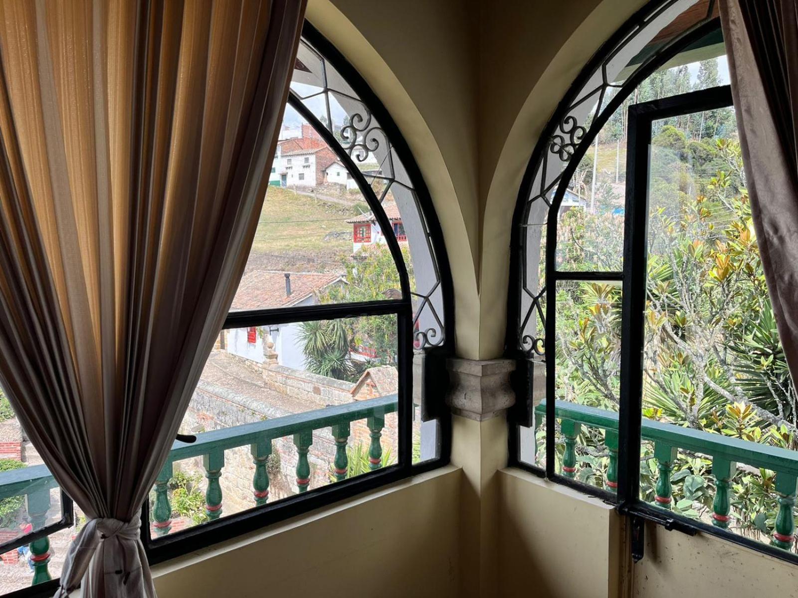 Hotel Calicanto Real Cafe Museo مونغوي المظهر الخارجي الصورة